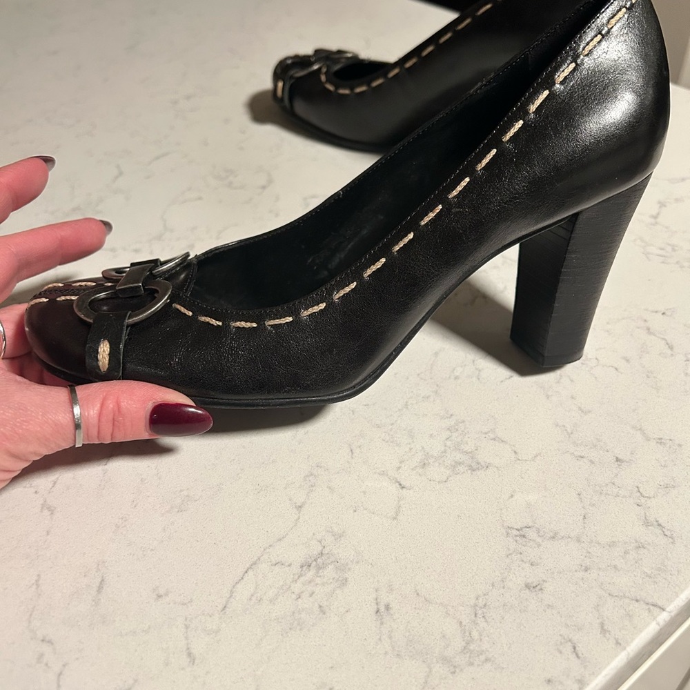 RSVP Collection Contrast Stitch Buckle hardware black leather pumps 8.5 classic - Picture 8 of 13